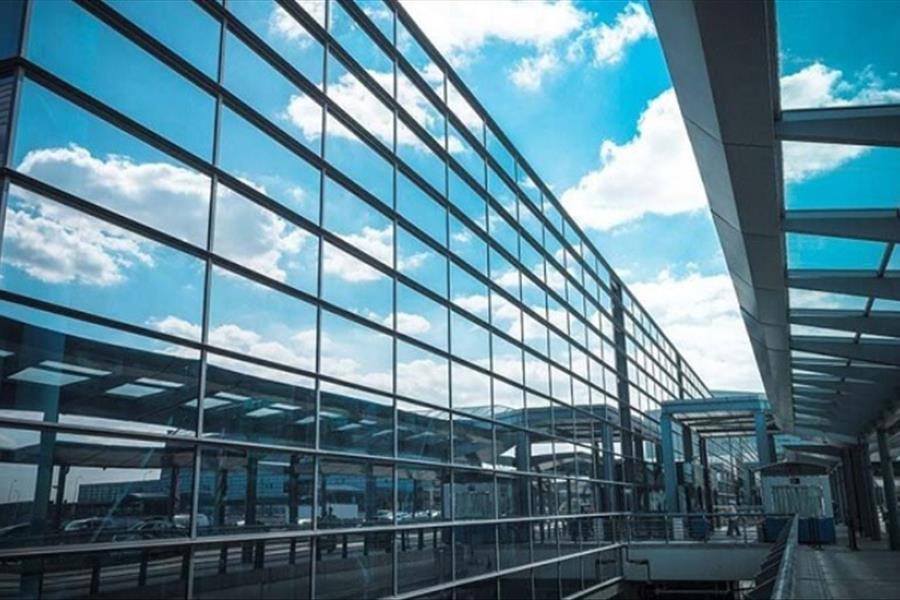 جدیدترین ترندهای طراحی نمای شیشه‌ای و کرتین وال در ایران | آریاپنجره