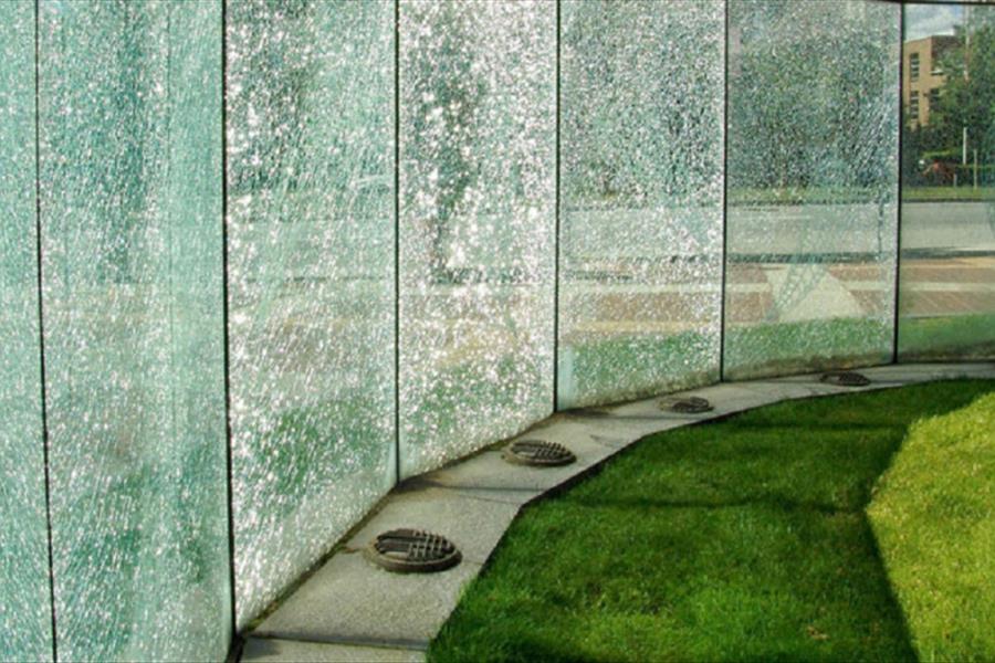 نکات کلیدی در انتخاب و نصب شیشه‌های سکوریت و لمینت برای نما | آریاپنجره تهران